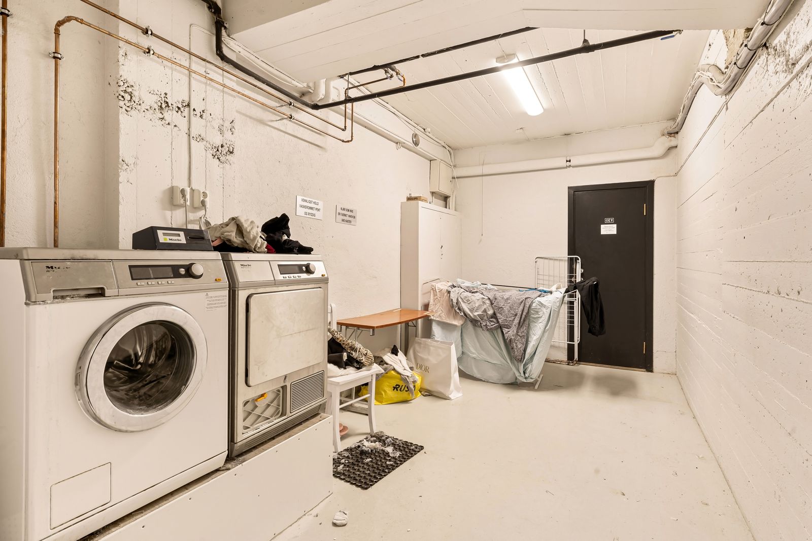 Water cleanup around a leaking home appliance